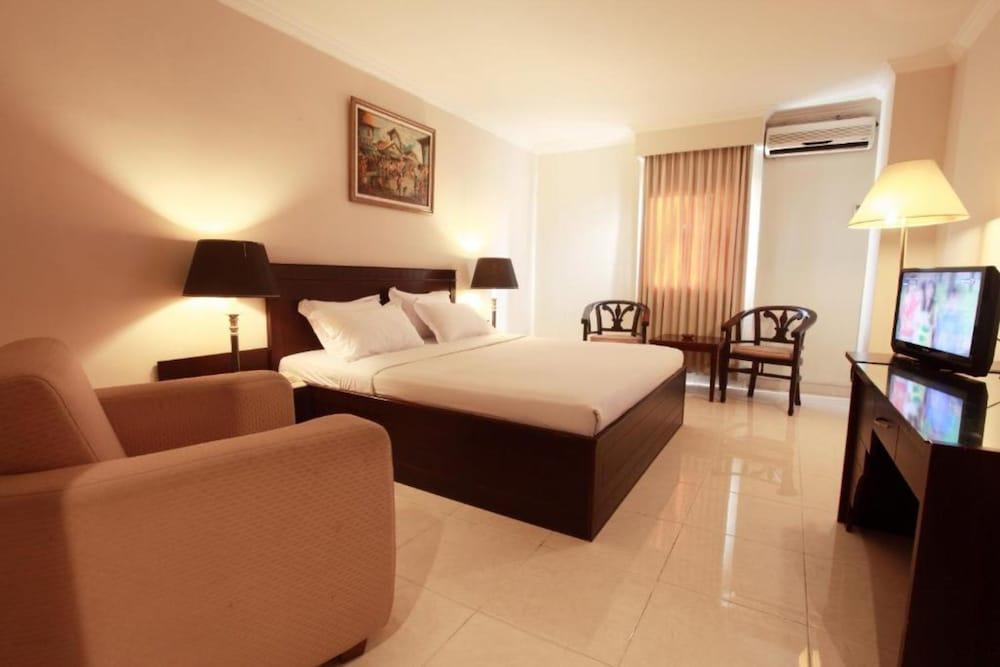 Plaza Hotel Tegal - Room