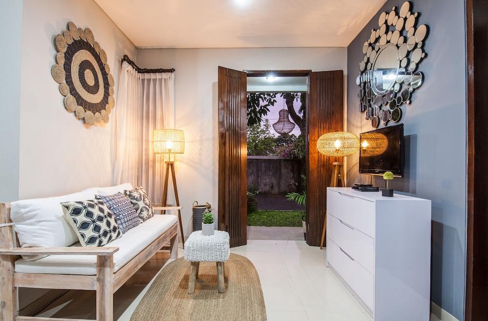 Cecilya House Balian - Living Area
