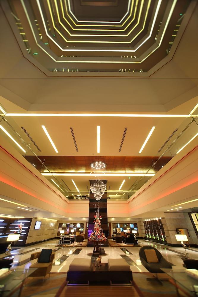 Gokulam Grand Hotel & Spa Bangalore - Lobby