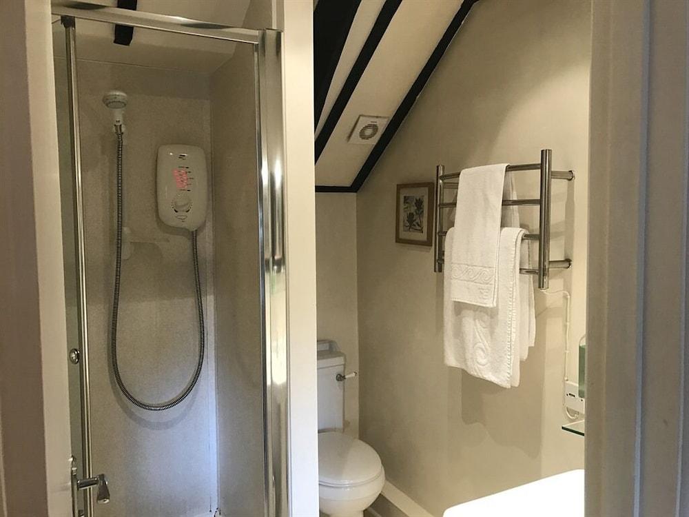 The Nobody Inn - Bathroom