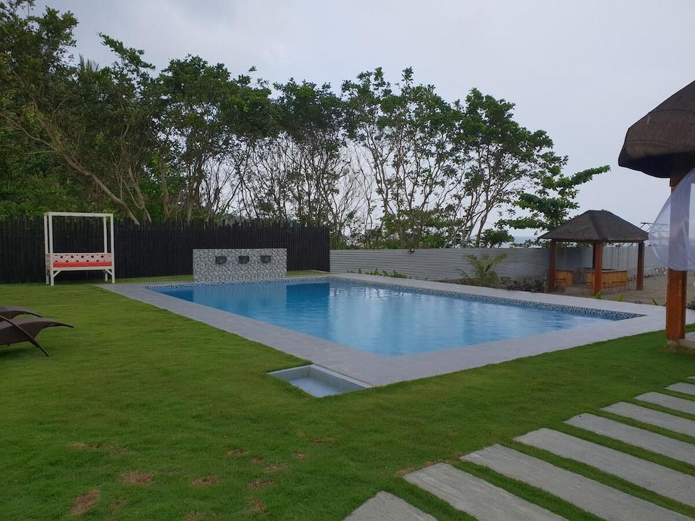 Villa Maria Luisa Beach Resort - Outdoor Pool