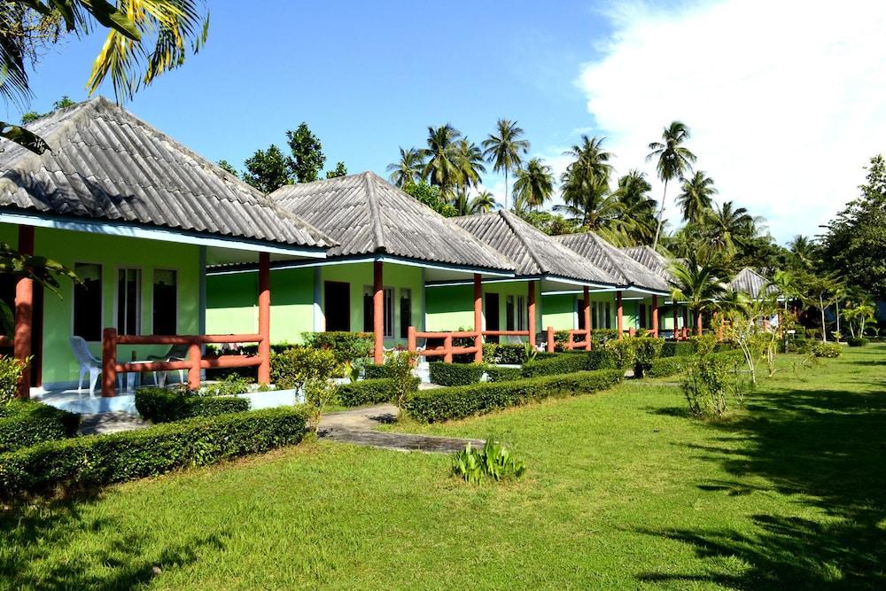 Koh Yao Chukit Dachanan Resort - Property Grounds
