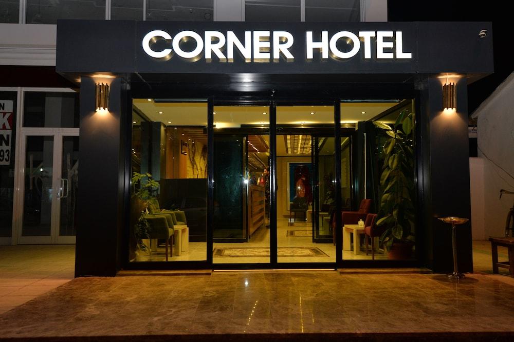 Corner Hotel Van - Featured Image