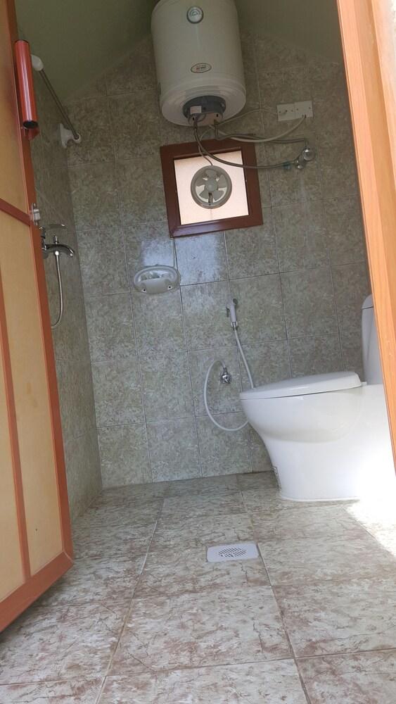 منتجع صن رايز جبل الشام - Bathroom