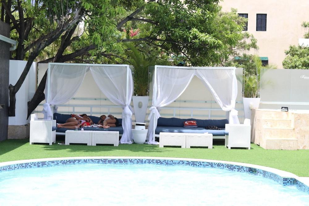 Ramada Santo Domingo Princess Hotel - Outdoor Pool