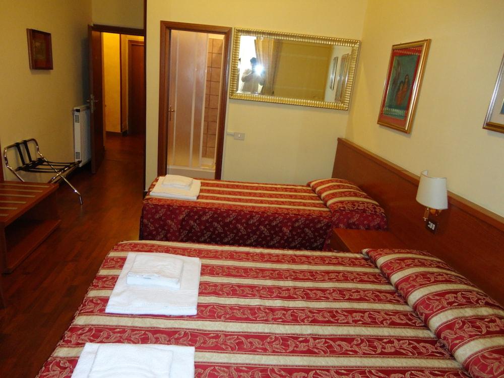 Hotel Azzurra - Room