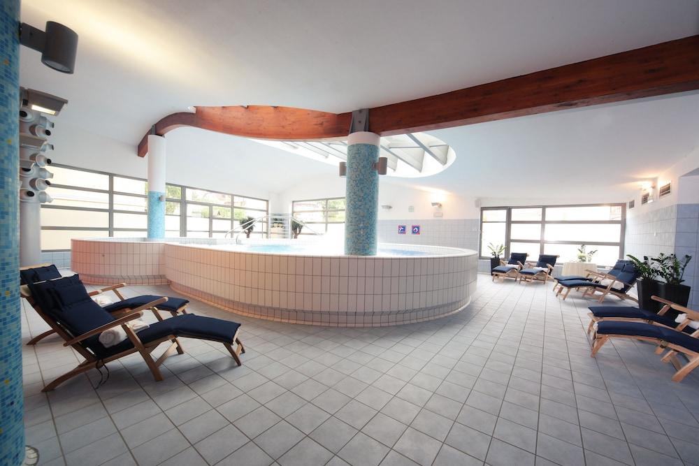 هوتل لوفيك - Indoor Pool