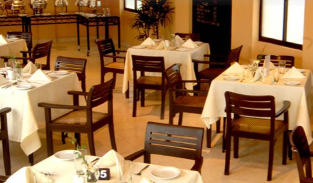 هيرتدج دامبولا ريزورت - Restaurant