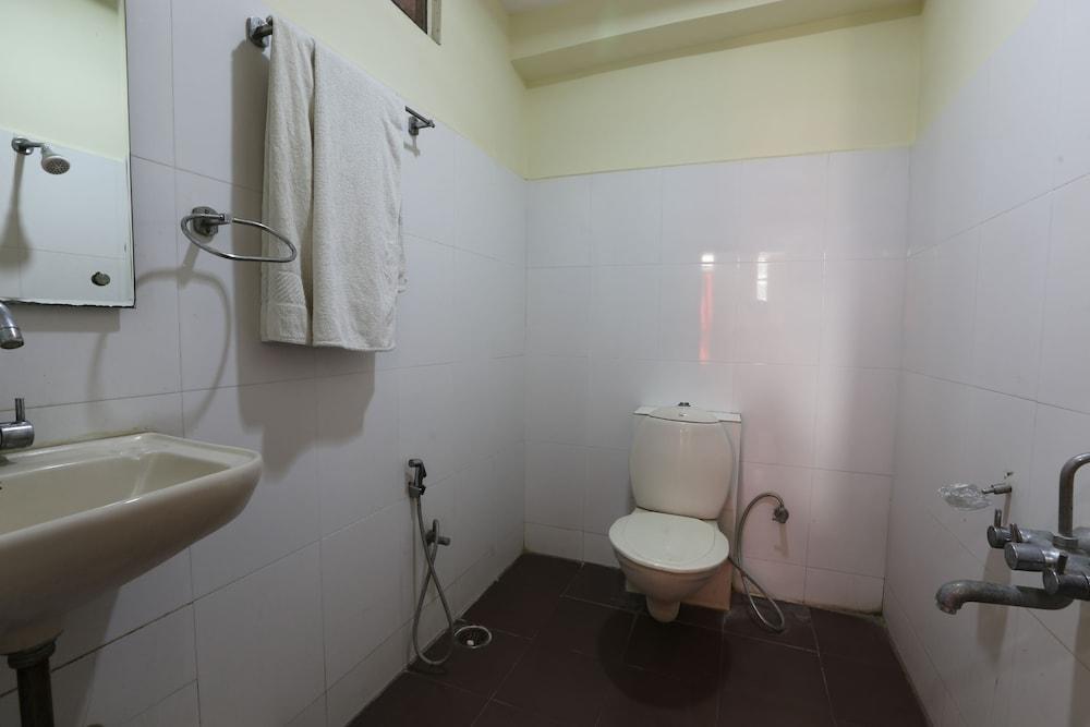 Hotel VJR Residency - Bathroom