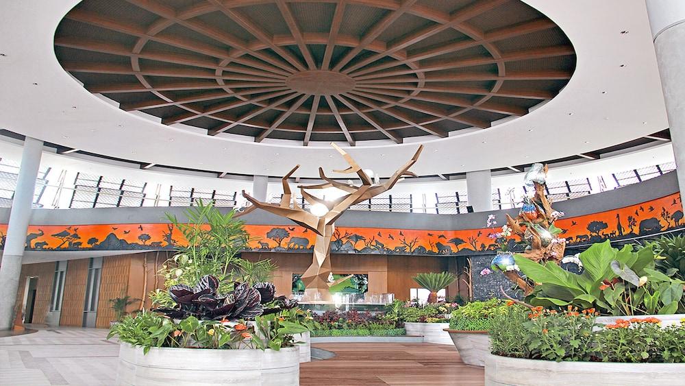 Royal Safari Garden Resort & Convention - Lobby