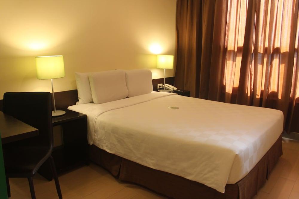 Go Hotels Plus Mandaluyong - Featured Image