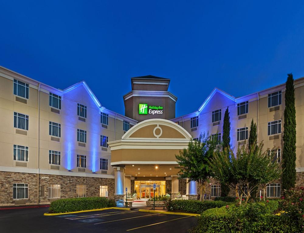 Holiday Inn Express Hotel & Suites Houston-Downtown Conv Ctr, an IHG Hotel - Exterior