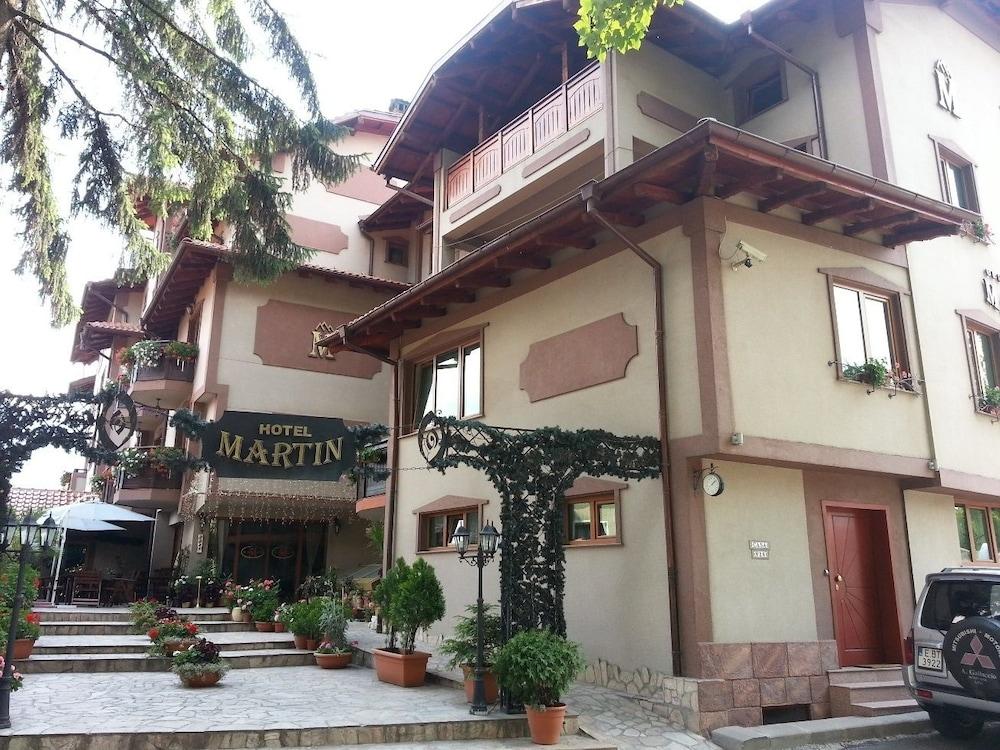 Club Hotel Martin - Featured Image