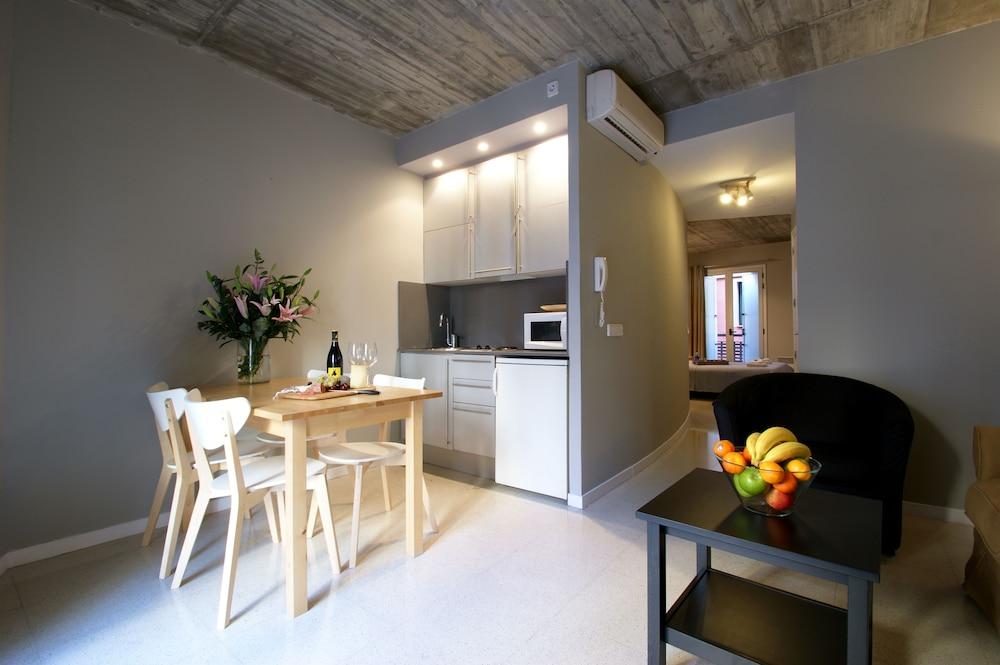 Short Stay Group Borne Lofts Serviced Apartments - Exterior