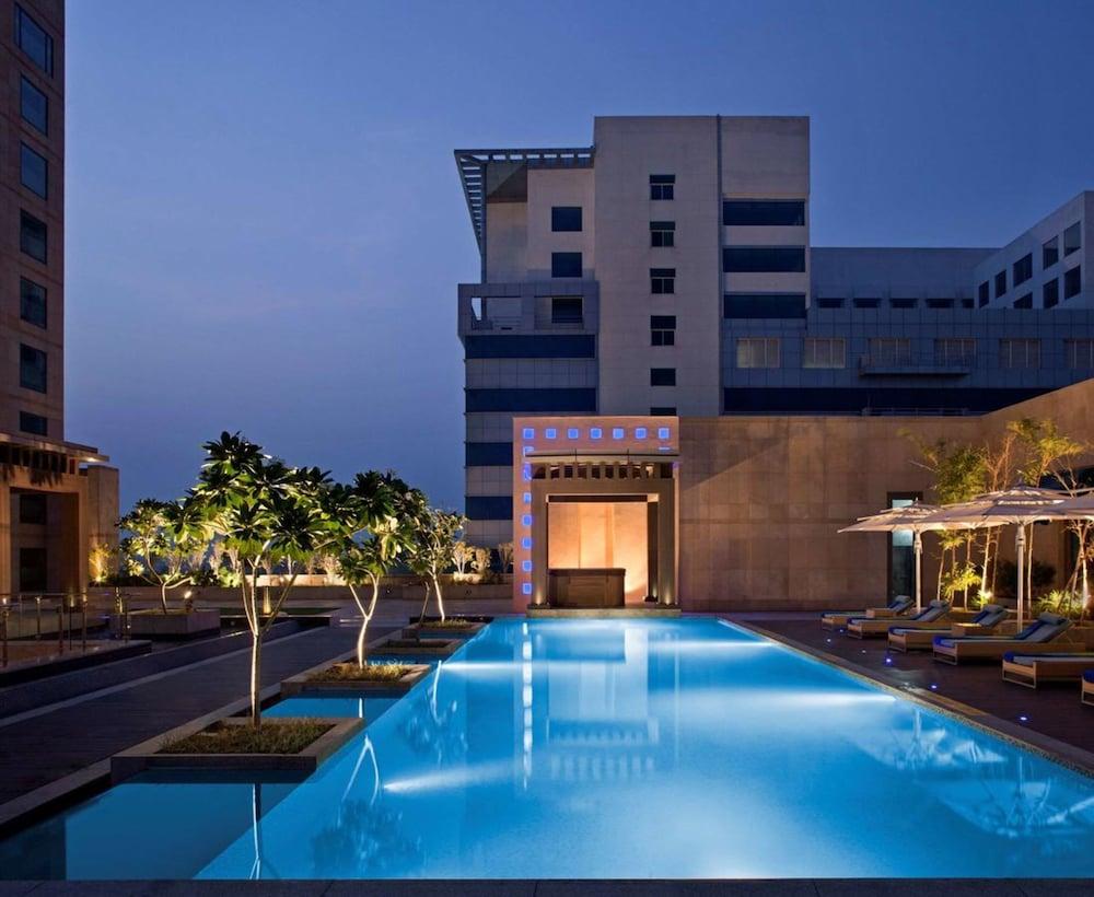 Radisson Blu Hotel Amritsar - Outdoor Pool