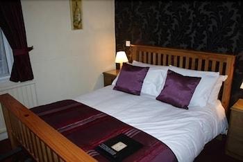 The Castle Hotel - Guestroom