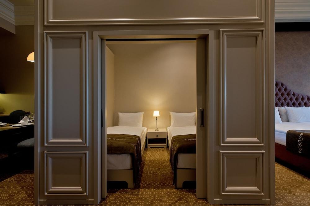 Vialand Palace Hotel - Room