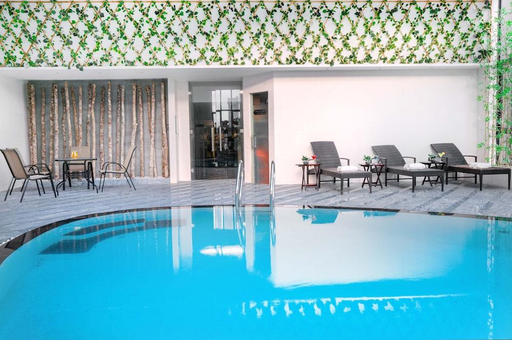 Brilliant Hotel - Pool
