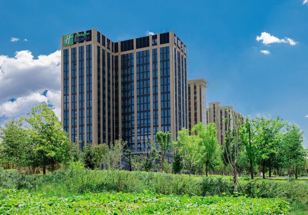 Holiday Inn Express Urumqi Station, an IHG Hotel - Featured Image
