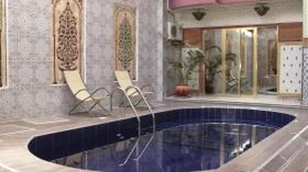 Hotel Cabourg - Indoor Pool