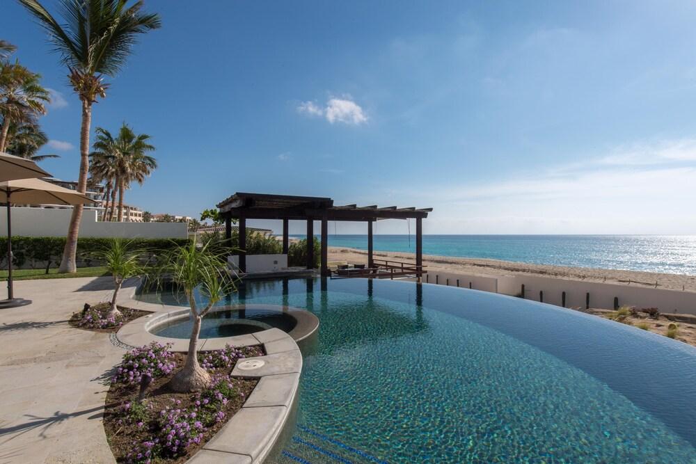 Outstanding Beachfront for up to 15 People: Villa Delfines - Featured Image