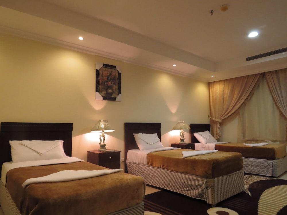 Luluat Muaz Hotel - Living Room