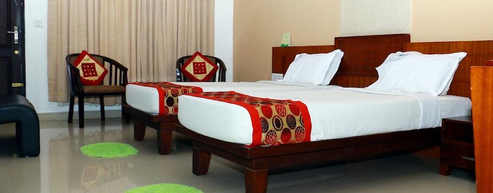 Hotel Soorya Regency - Room