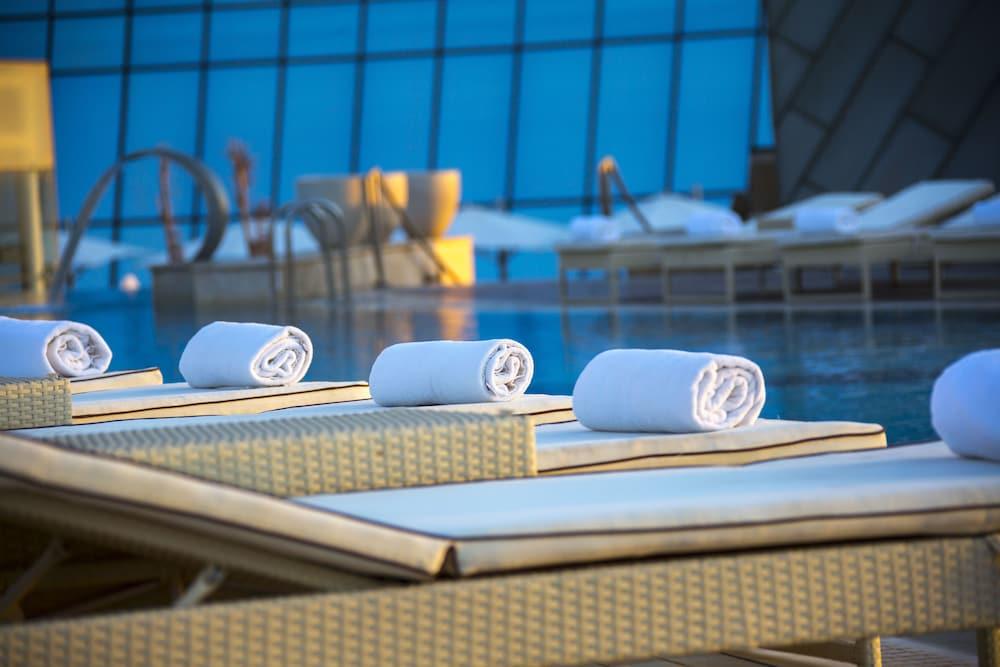 Apartments by Fairmont Baku Flame Towers - Outdoor Pool