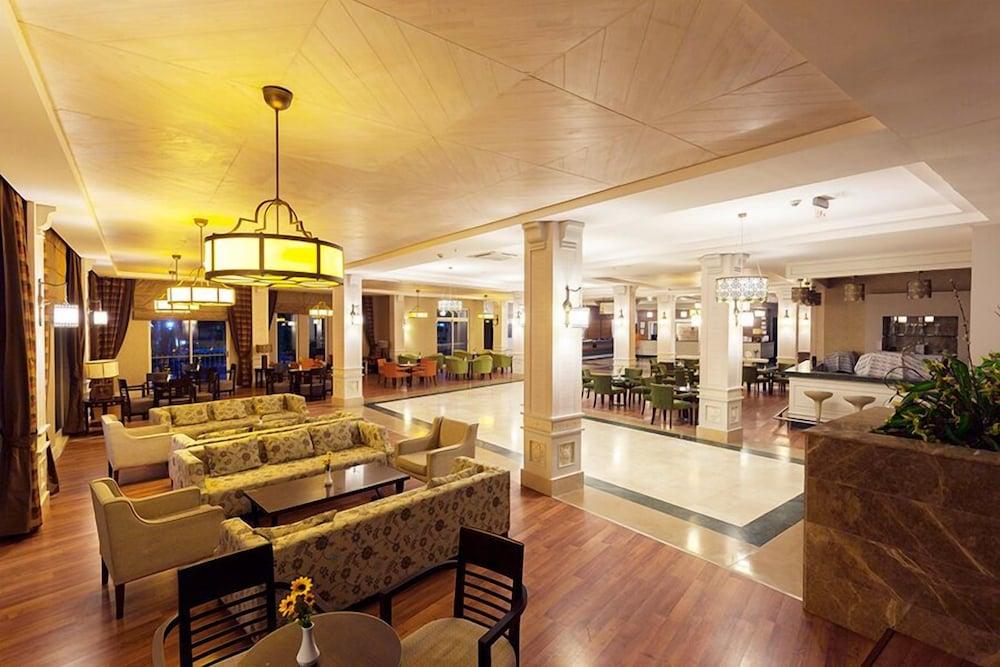 Seher Resort & Spa - Lobby Sitting Area
