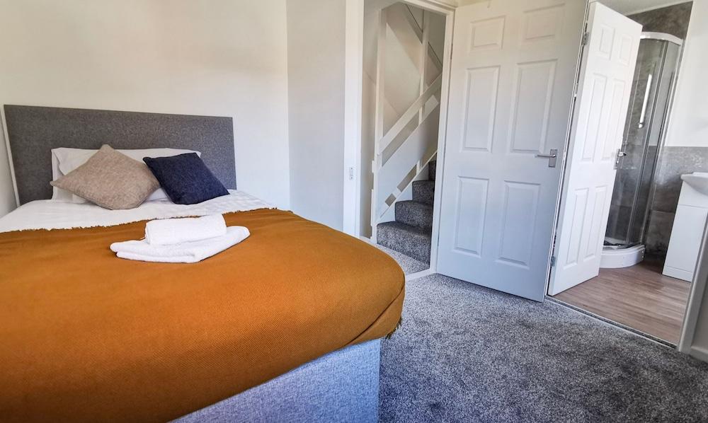 Clayton House by Your Lettings UK - Room