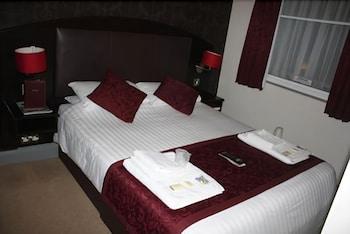 The Cathedral Hotel - Guestroom
