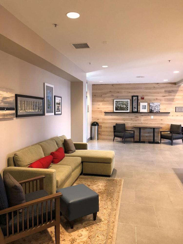 Country Inn & Suites by Radisson, San Jose International Airport, CA - Lobby Sitting Area
