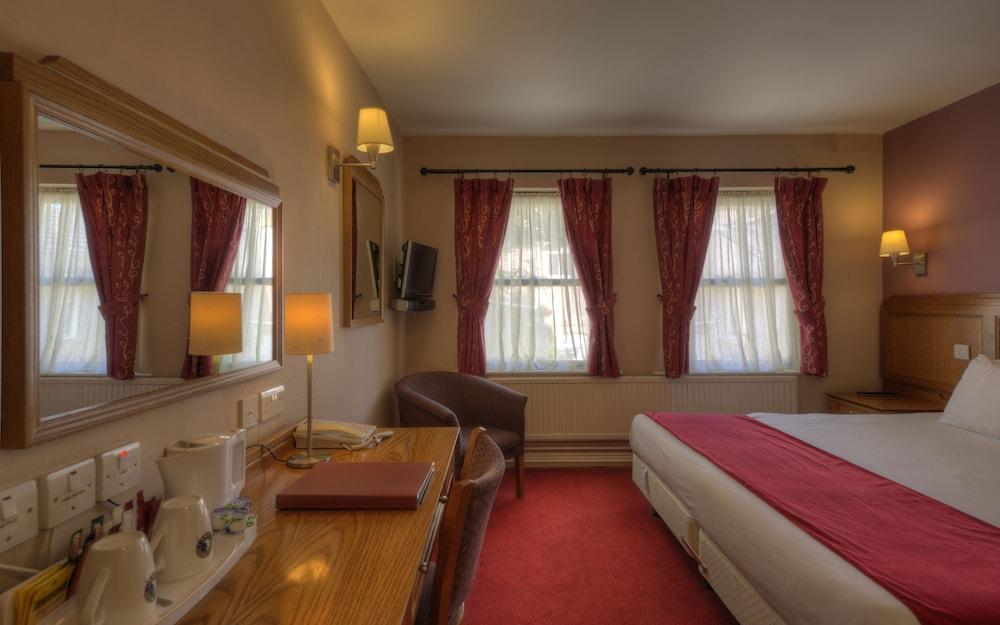 The Brentwood Hotel by Greene King Inns - Room