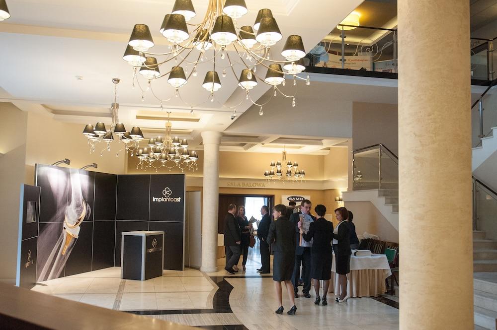 Hotel Focus Centrum Konferencyjne - Lobby