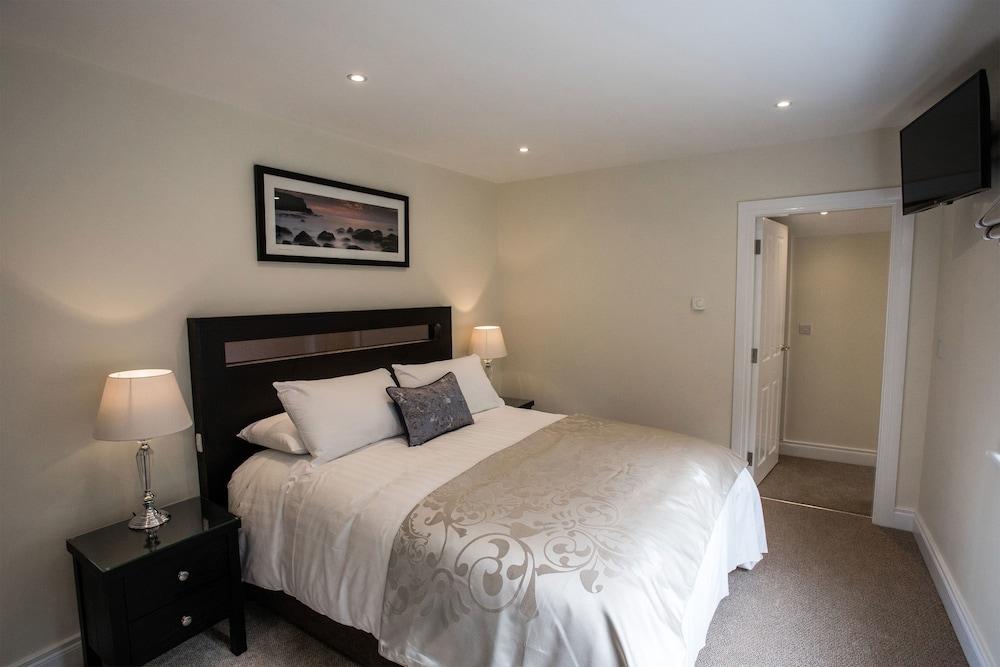 Tullyglass House Hotel - Guestroom
