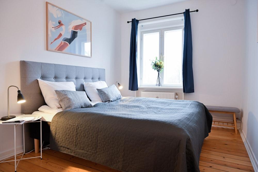Newly-renovated 2-bedroom Apartment in Charlottenlund - Featured Image