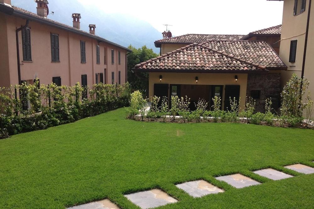 Cottage Bellagio with private garden - Featured Image