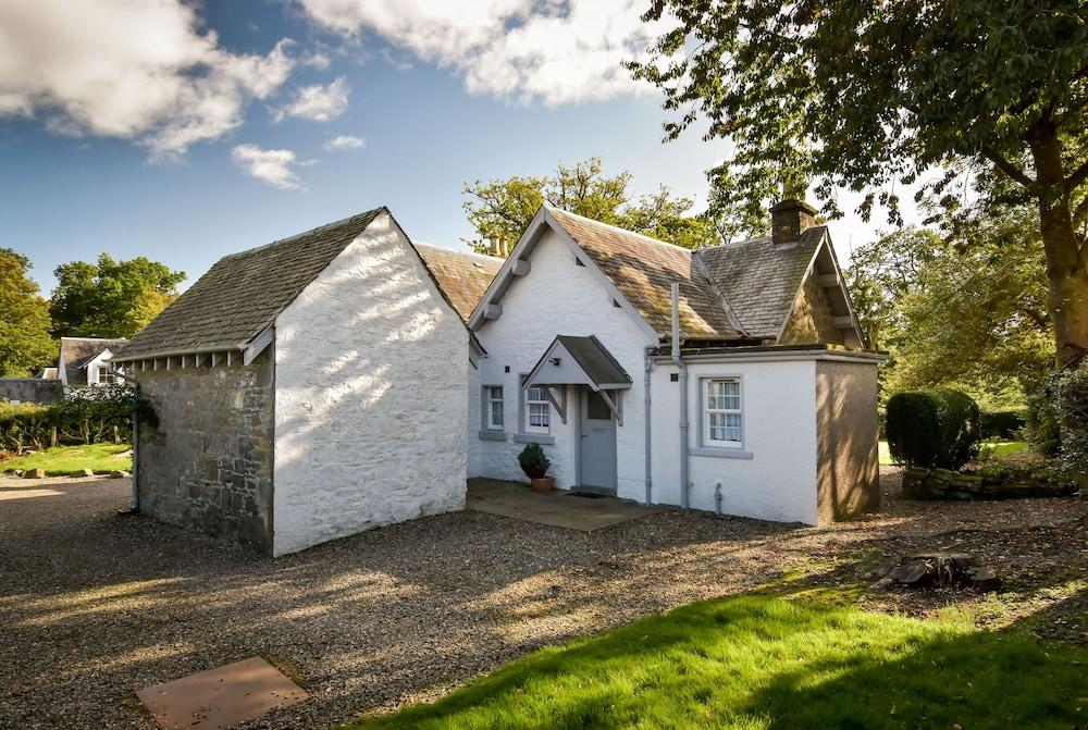 Cardross Estate Holiday Cottages - Exterior