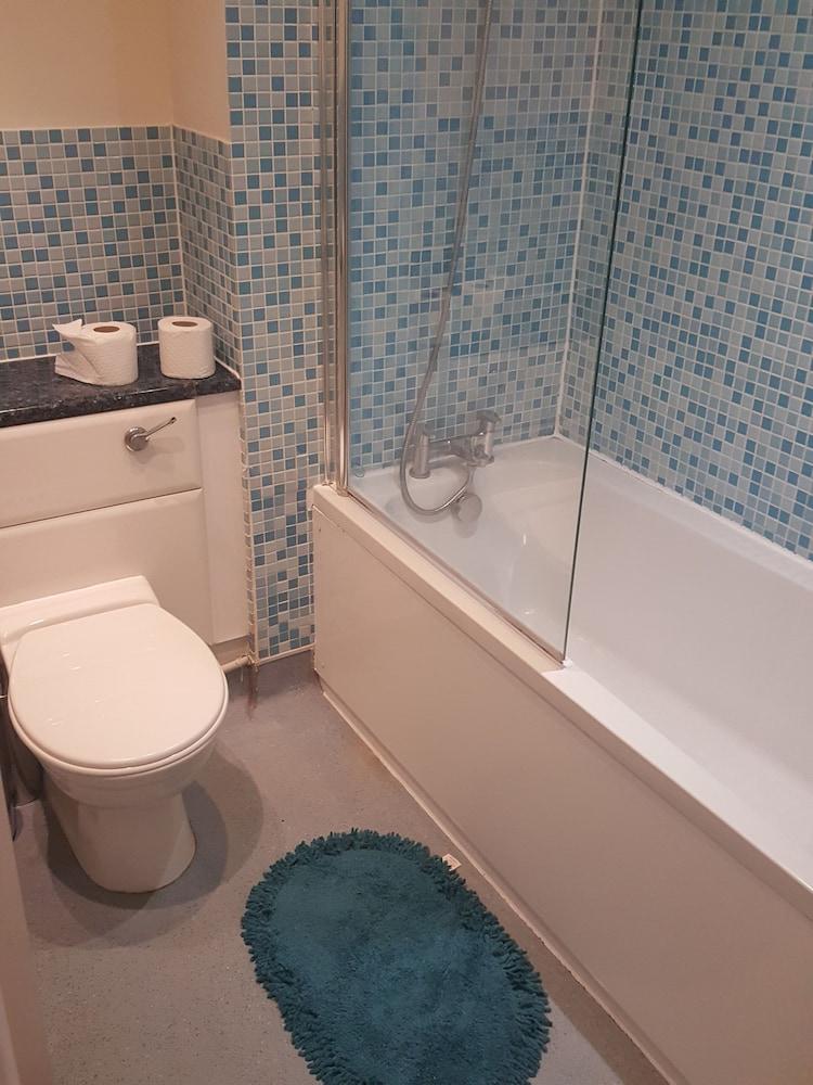 Canaan Apartments chelmsford - Bathroom