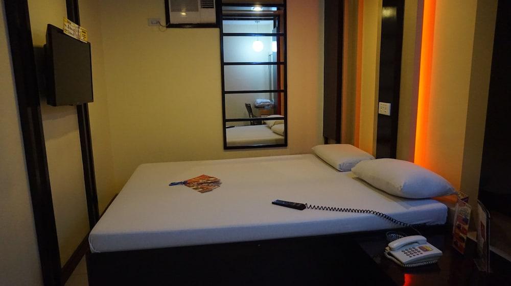 Hotel Sogo Cainta - Room