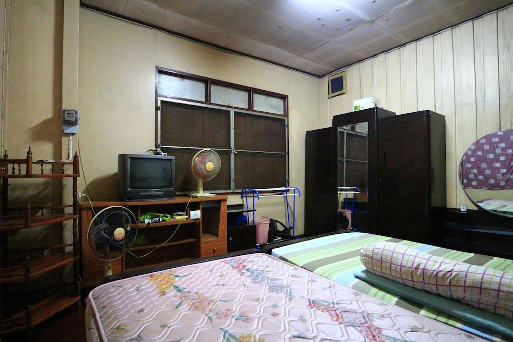 Anurak Guesthouse - Room