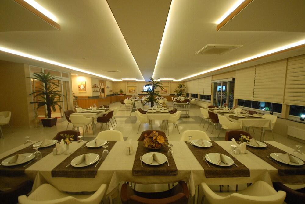 Hotel Izgi Turhan - Restaurant