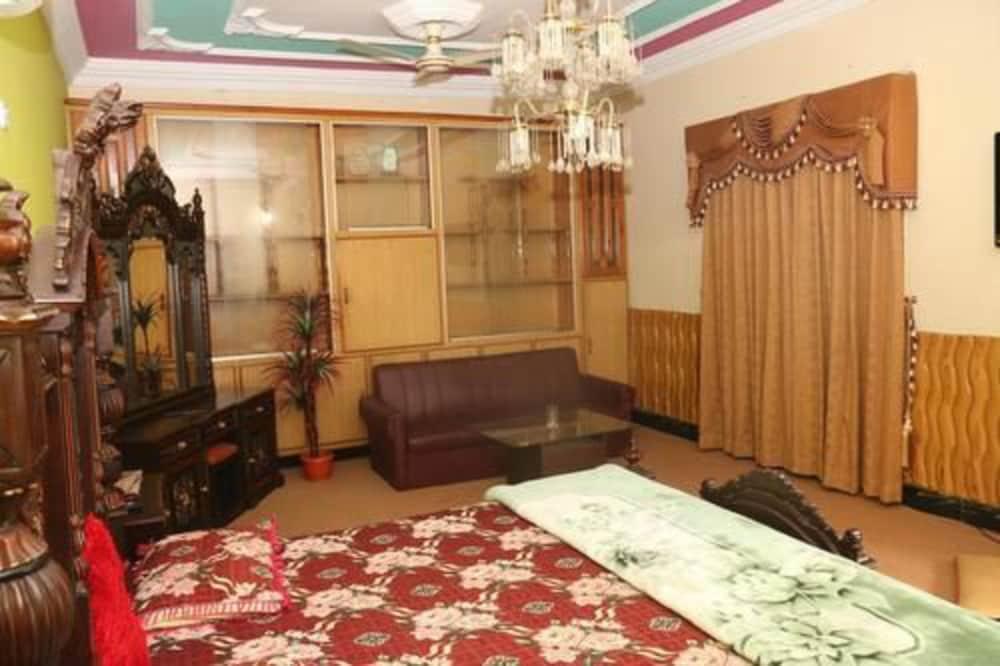 Hotel Orash Lodges - Interior