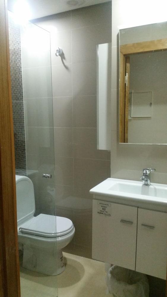 Golden Ashraf Apartment - Bathroom