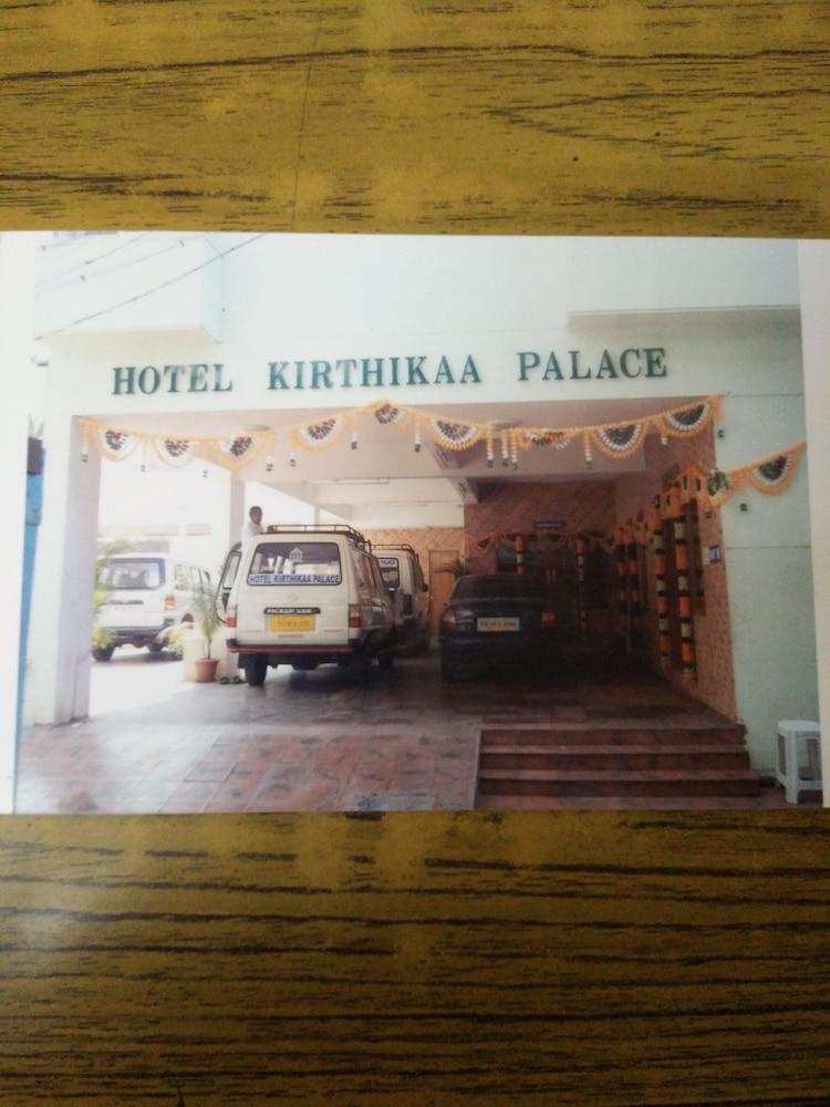 Hotel kirthikaa palace - Interior Entrance