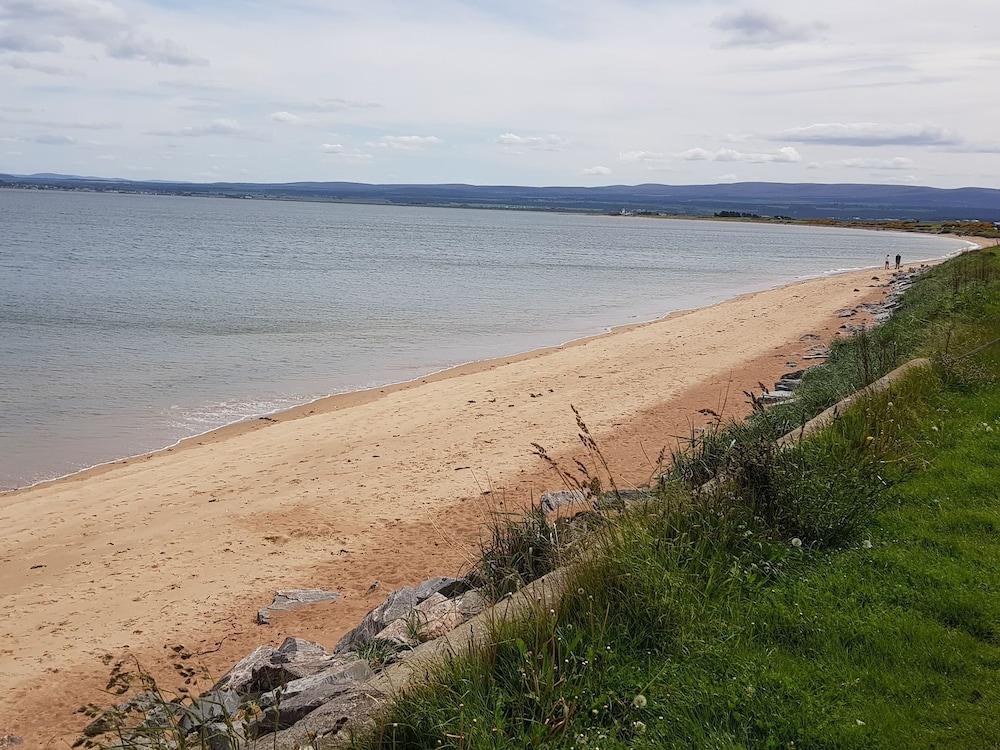 Pleasant Point Holiday Cottages - Beach