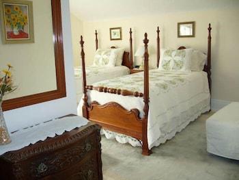 1842 Bed & Breakfast - Room