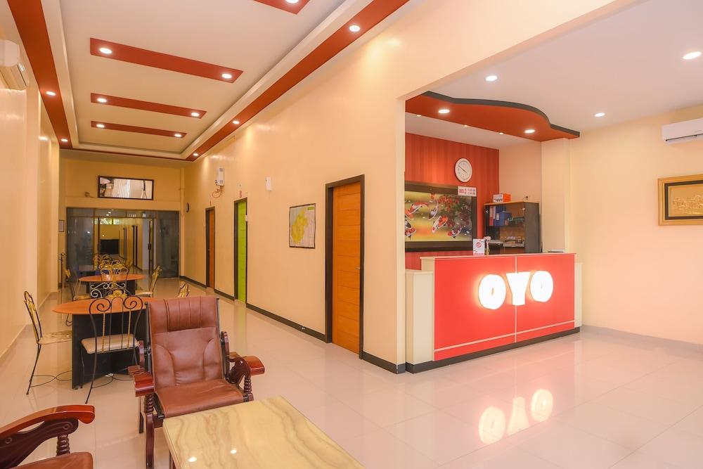 OYO 632 Hotel Mulana - Reception