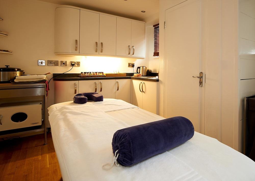 Hotel Portmeirion & Castell Deudraeth - Treatment Room