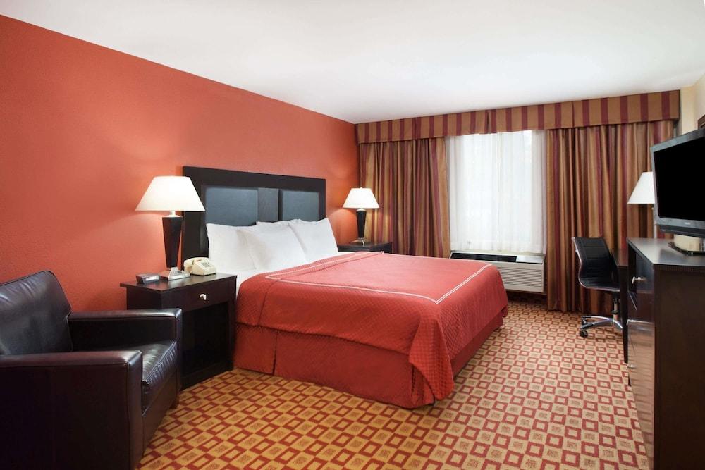 Super 8 by Wyndham Chicago Northlake O'Hare South - Room